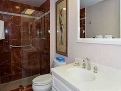 Modern Beachside Vacation Condo 2 Bedooms for Rent Week